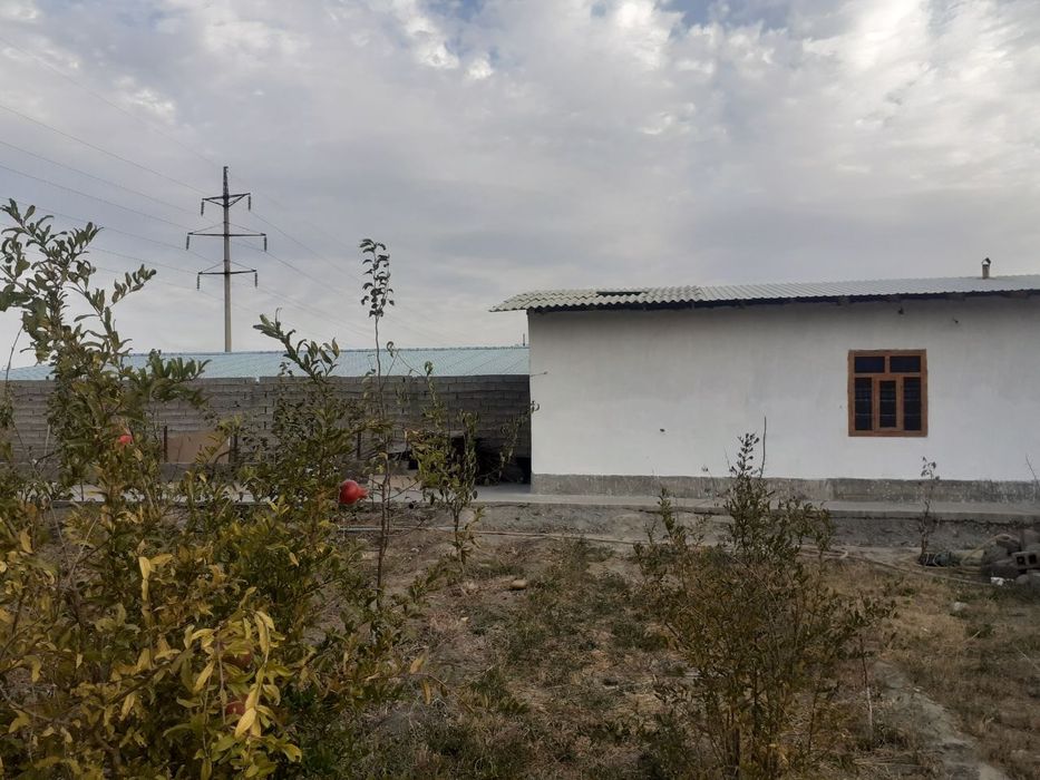 Srochni uy sotiladi.