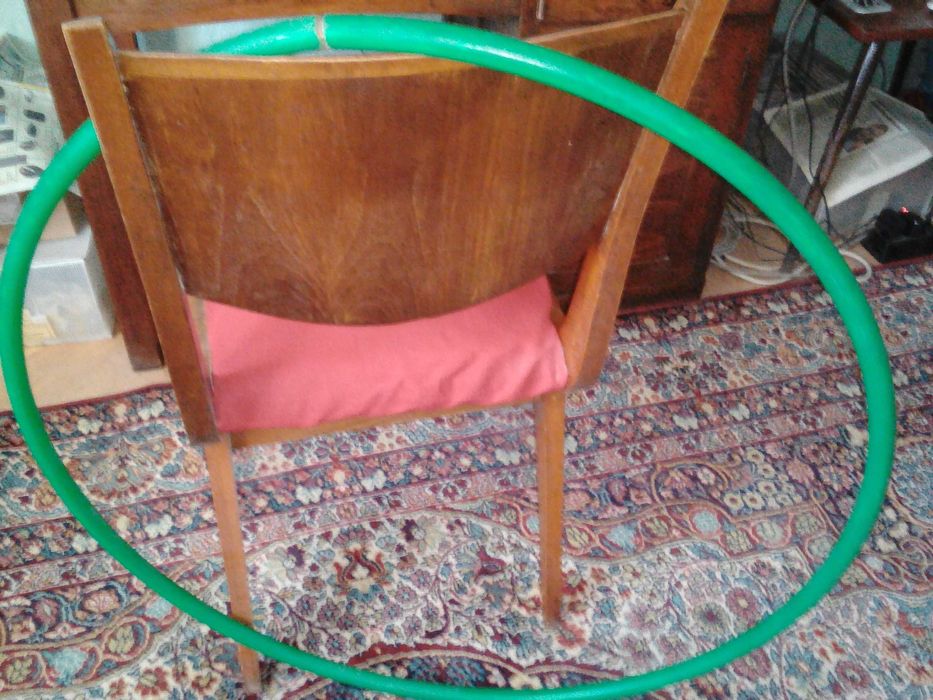 продавам стар модел гимнастически обръч