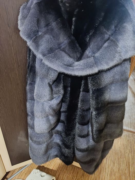 Продам норковую шубу 50-52р , цена 230 тысяч