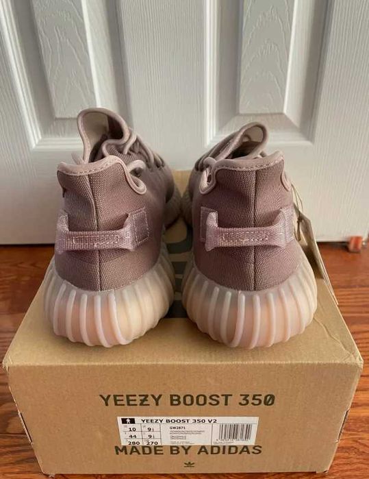 Оригинални мъжки обувки  ADIDAS YEEZY BOOST 350V2   EU42.5 -44