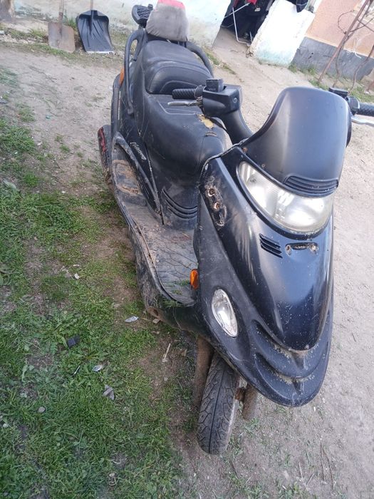 Vând sau schimb Kimco 150