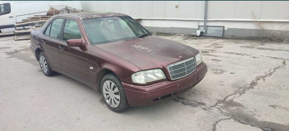 На части: MERCEDES C180 W202