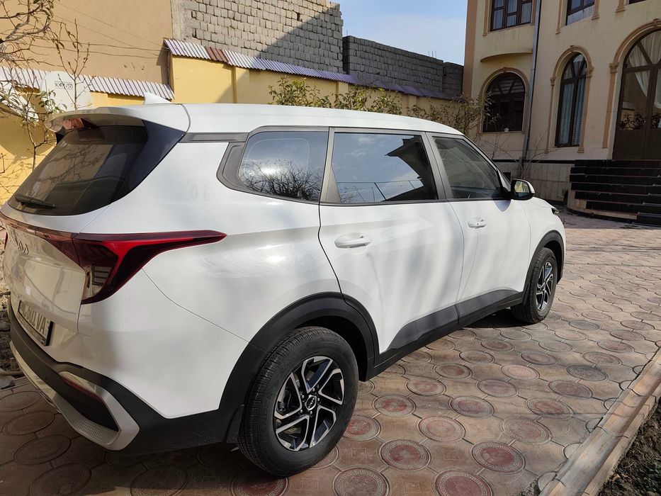 Киа Каренс KIA Carens2 позиция идеал холатда .2024 йил. 9000 км юрган.