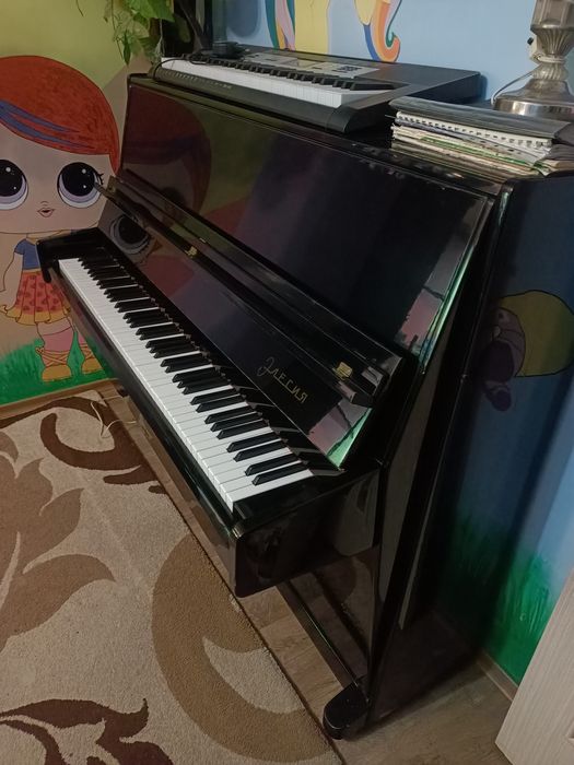 Продам пианино Элегия