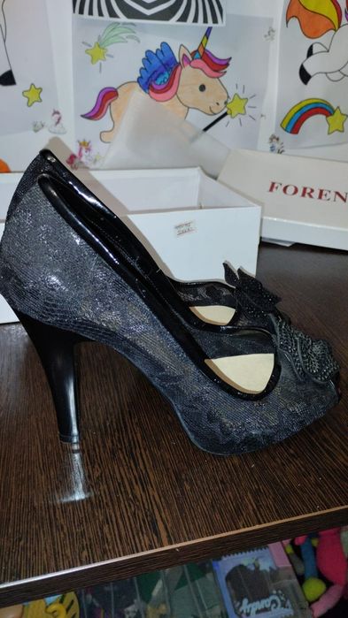 Продам новые туфли.