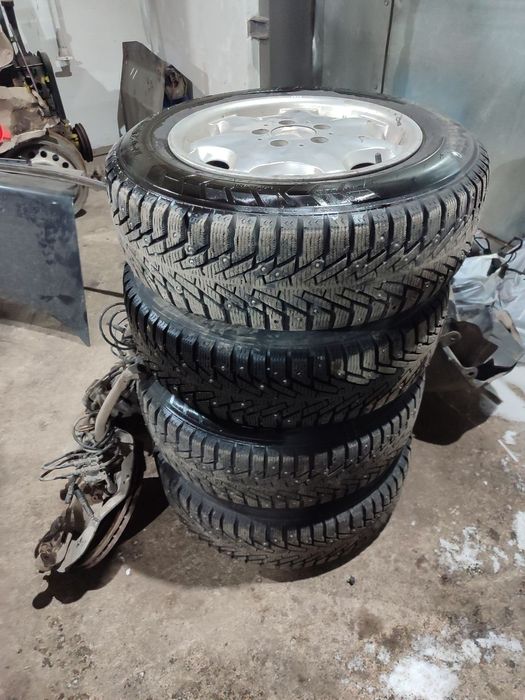 Продам диск с шинами R15