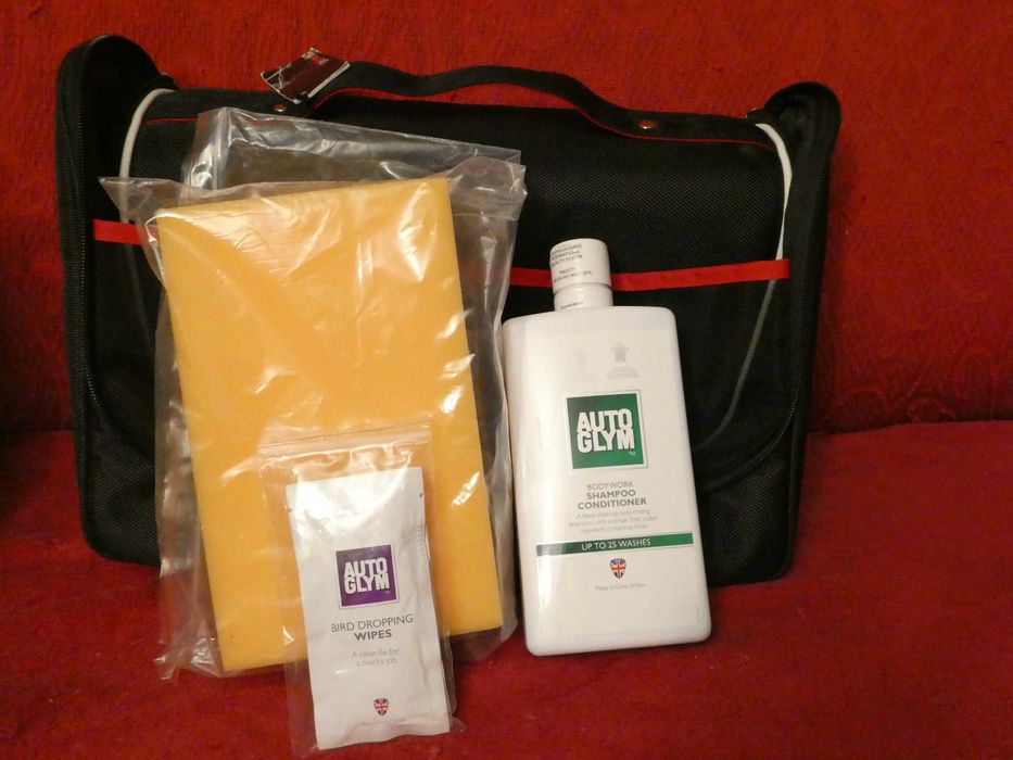KIT COSMETICA AUTO - LIFESHINE - VW - Audi - Made in UK - NOU -259Lire