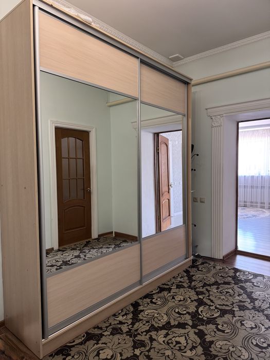 Продам шкаф-купе,торг уместен