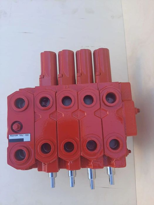 Распределитель К-744