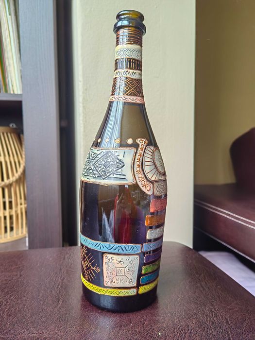 Бутилка Рисувано стъкло с Български мотиви за подарък