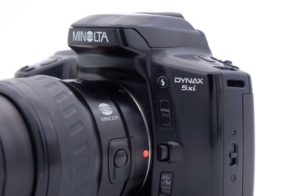 Aparat foto film Minolta Dynax 5xi cu Minolata xi 28-80mm f4-5.6