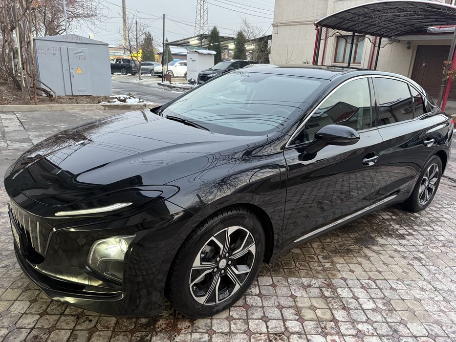 HONGQI EQM5 450tali sotiladi xolati ideal.