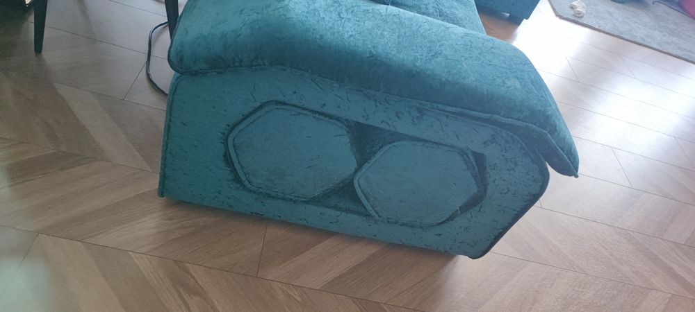 Диван за всекидневна с лежанка и таборетки