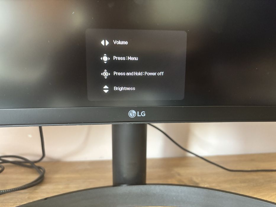 Vand Monitor LG UltraWide 100Hz 34cm