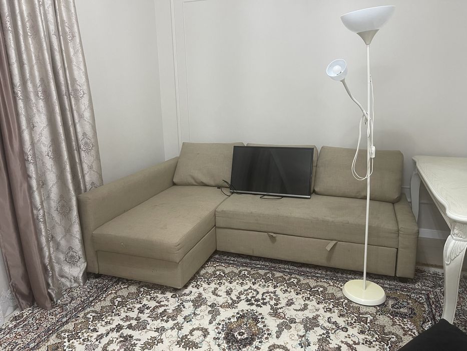 Икеа диван угловой,телевизор в подарок