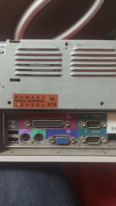 Vând 10 calculatoare Compaq vechi, Pentium II.