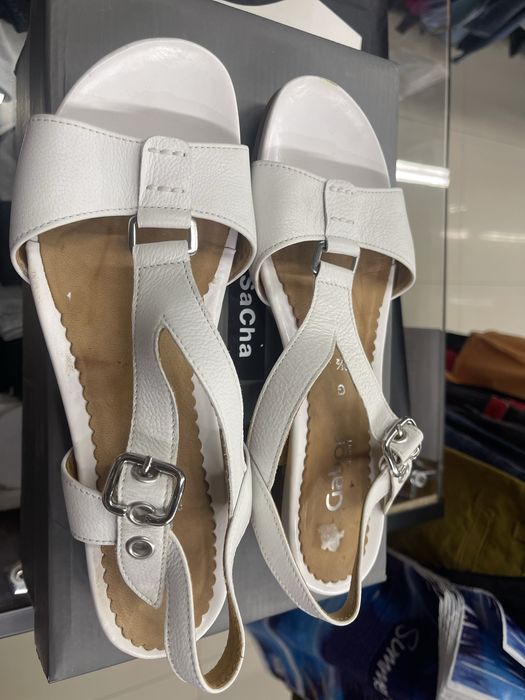 Босоножки женские