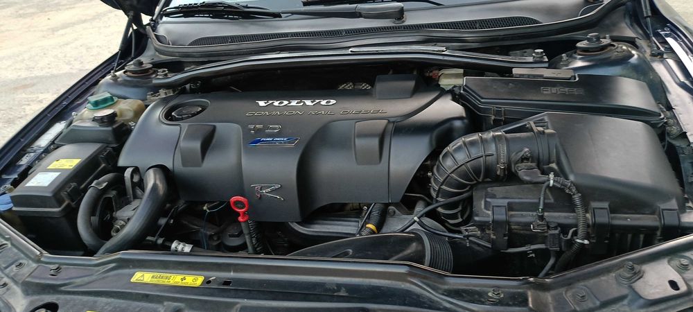 Продавам Volvo V 70 D5