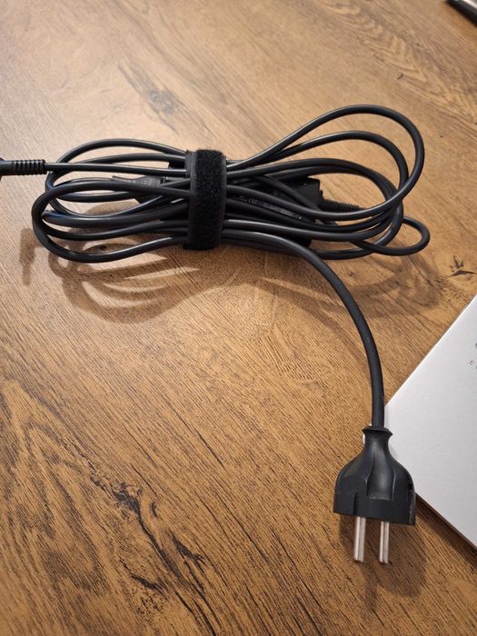 Vând HP EliteBook 840 G5  i7, 16 GB RAM și SSD de 256 GB