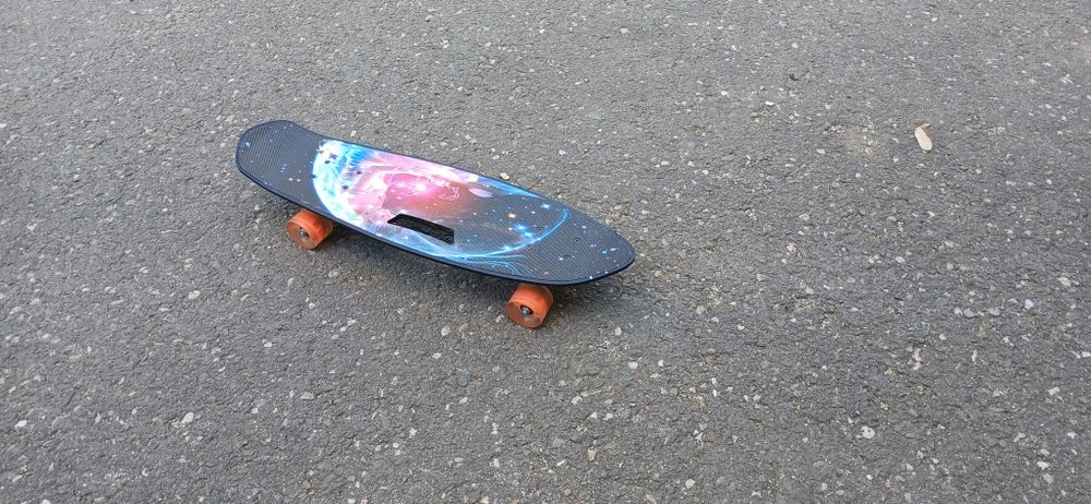 Skateboard aspect futuristic nefolosit