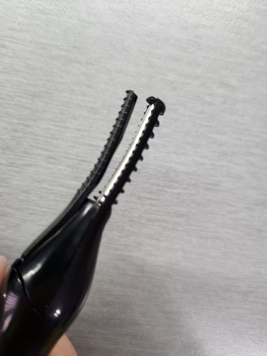 Електрически извивач за мигли