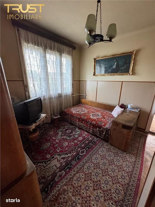 Casa cu 5 camere l 406 MP Teren l Garaj l Andrei Muresanu