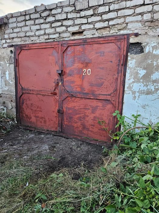 Гараж с земельным участком