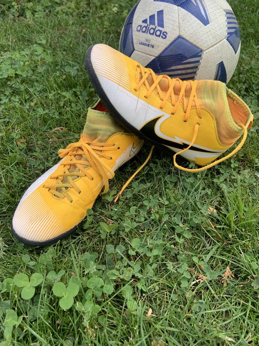 Футболни обувки/бутонки/стоножки Найк/Nike