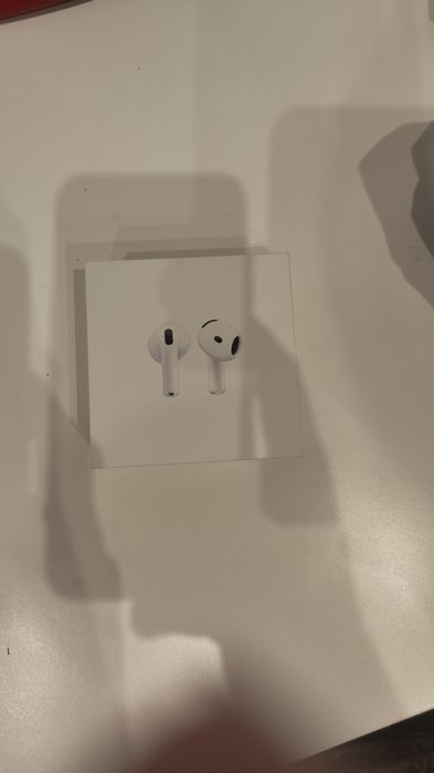 Air Pods 4 оригинал без торгов