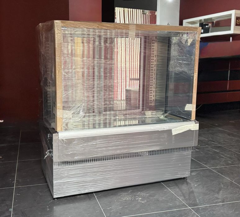 Сладкарска среднотемпературна хладилна витрина