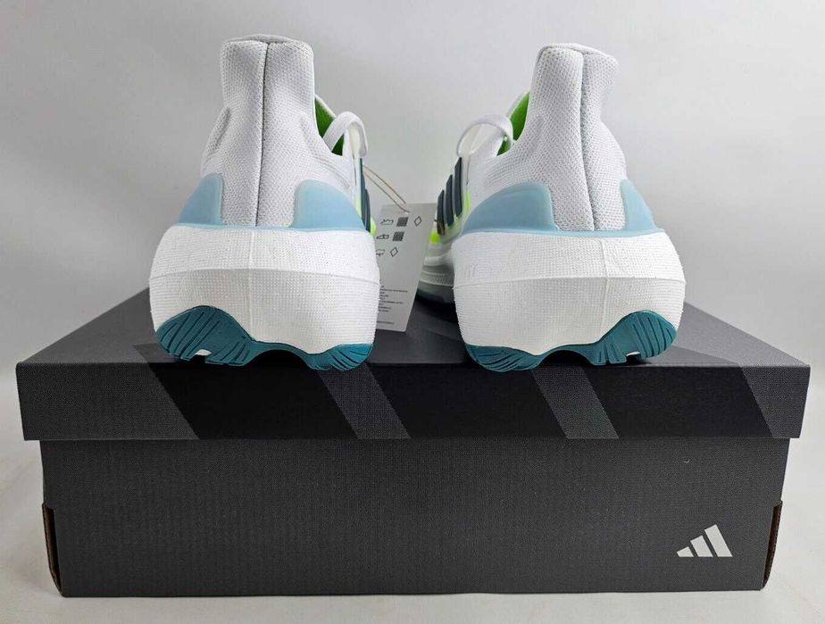 Оригинални мъжки обувки  ADIDAS ULTRABOOST  Light  размер EU42