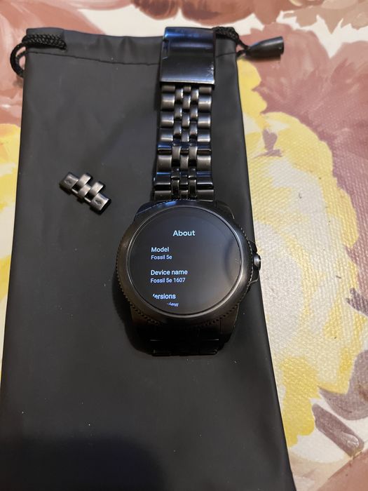 Fossil 5e смарт часовник