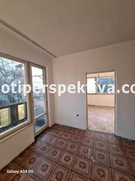 Продава се Тристаен апартамент в Пловдив, Кючук Париж - 68 кв.м за 1018 €/кв.м - Снимка #2