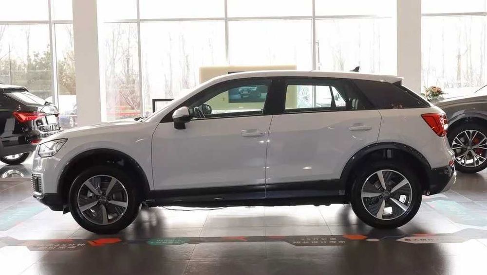 Audi e-Tron Q2L, 2022 yil, probeg 9500km