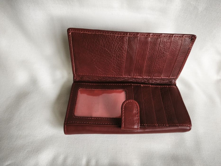 Дамски портмонета