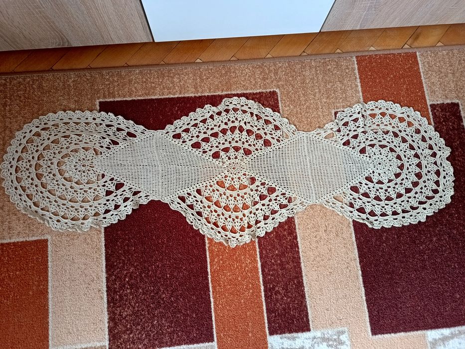 Продавам ръчни плетива и декорирани възглавници