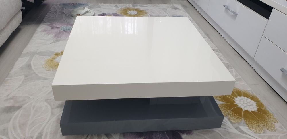 Măsuță rotativă.