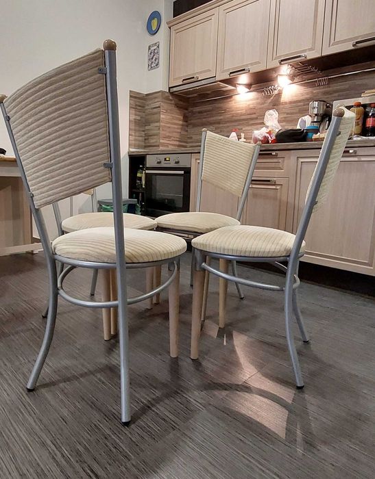 Намалено! Комплект маса и 4 стола