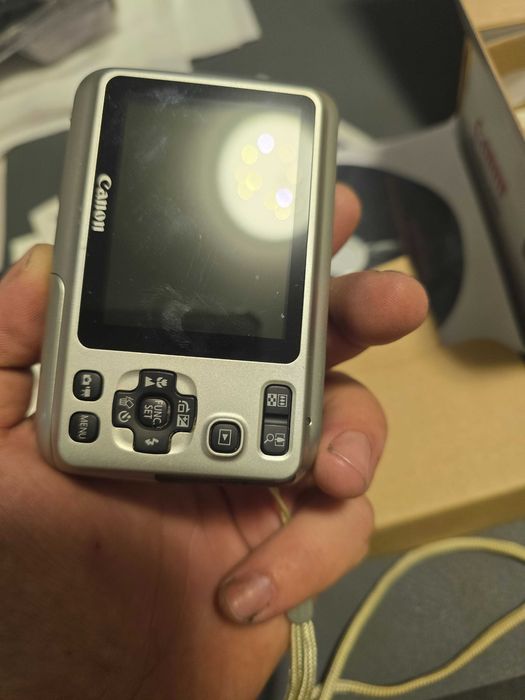 Продавам фотоапарат  "Camera Canon Power Shot A495"