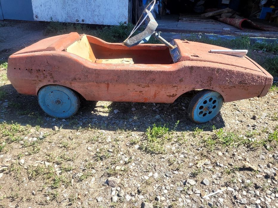 Продам педальная машинка ссср