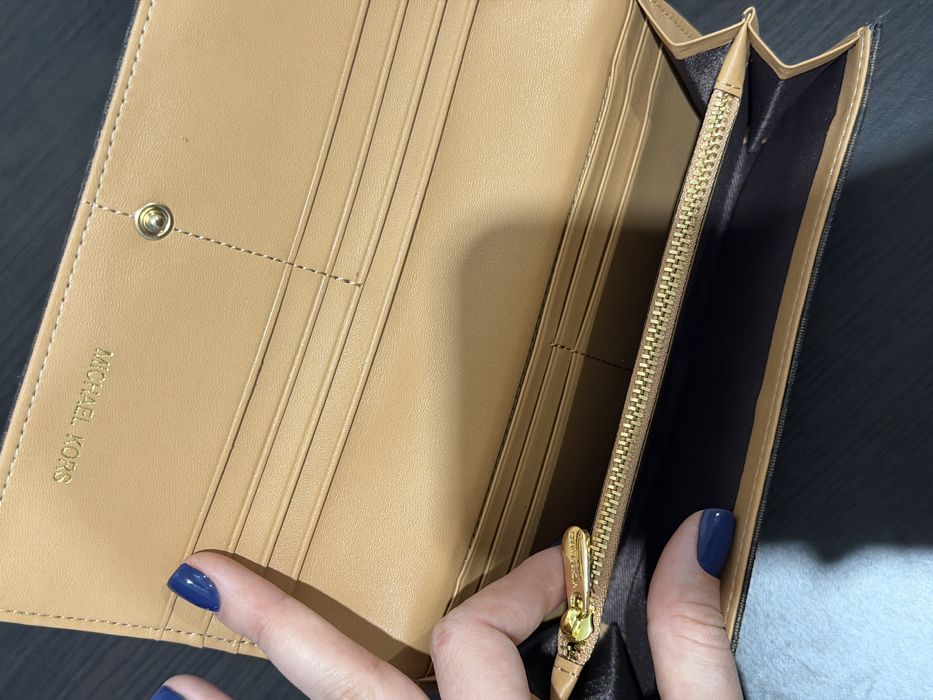 Portofel Michael Kors maro