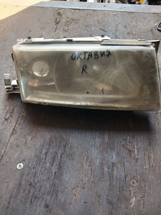 Фара Шкода Октавия правая