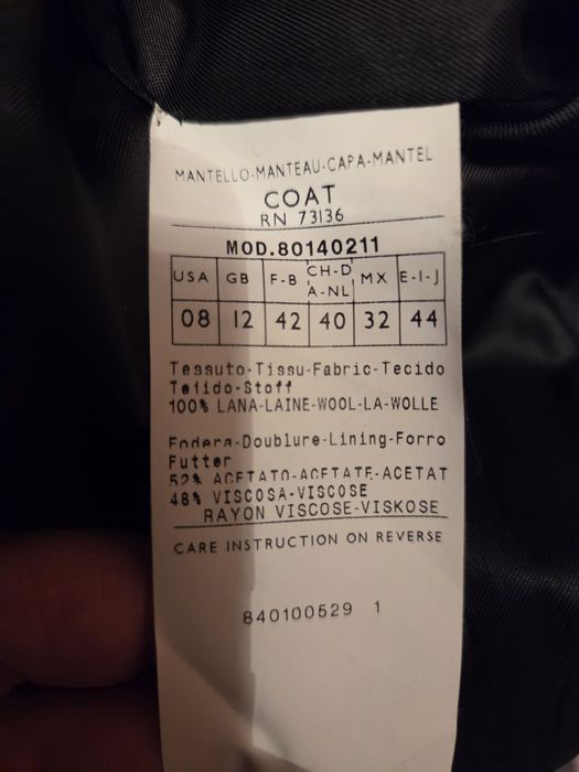 Max&Co. – Pardesiu 100% lână, elegant

Pardesiu negru clasic, foarte e
