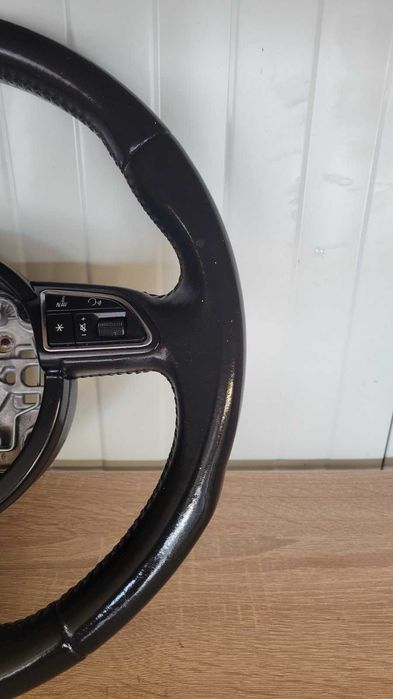 Продавам отличен кожен мулти волан за Audi А1 A6 A7 2011 до 2018
