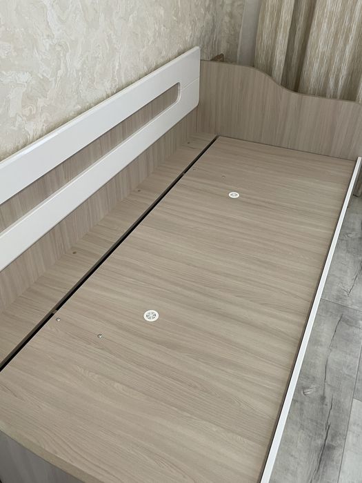 Продам комплект мебели