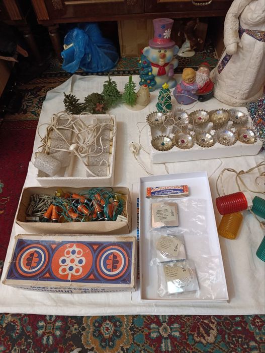 Новогодние гирлянды игрушки звёзды ёлки дед морозы снегурочки