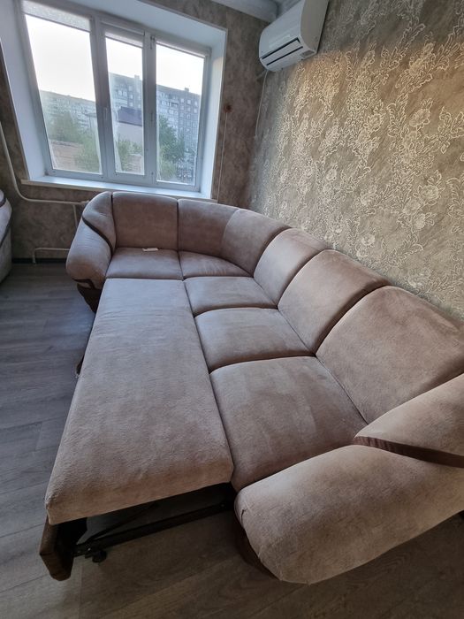 Продам большой угловой диван