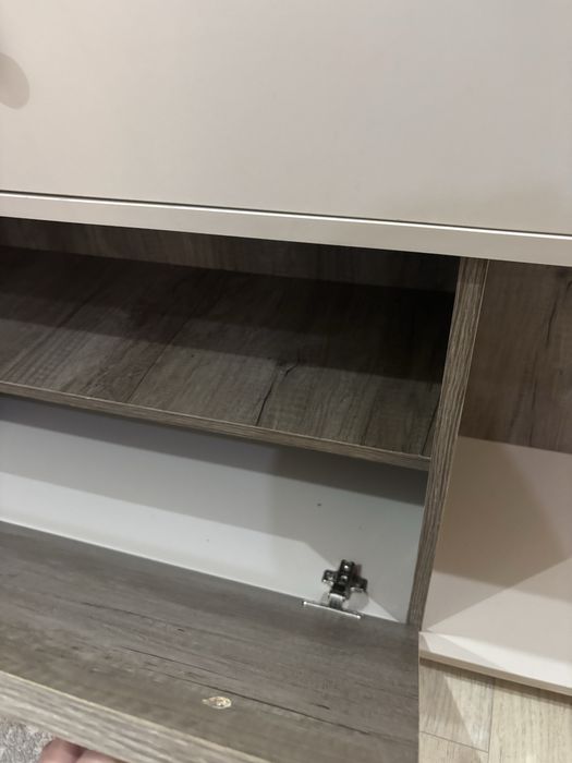 Продаю прихожую с зеркалом и ящиками