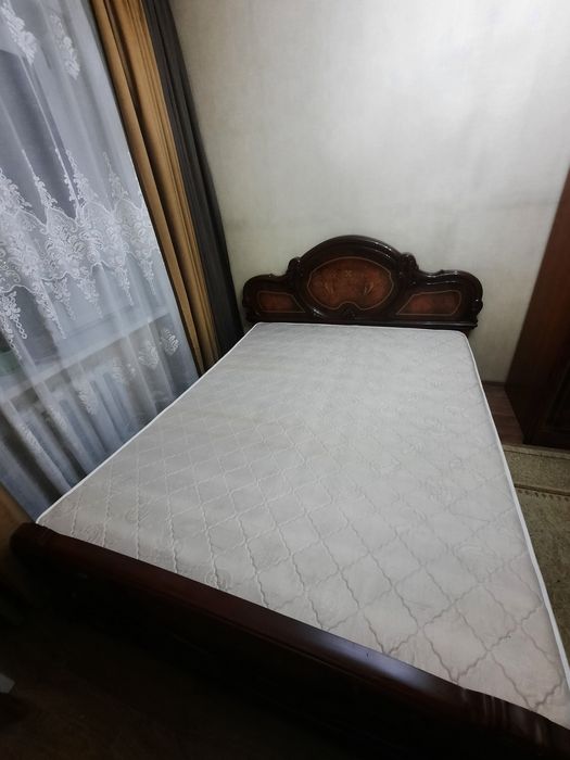 Продам спальный гарнитур