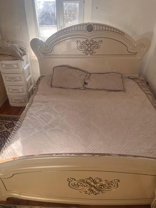 Спальний гарнитур